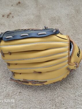 NEW: Franklin Baseball and Softball Glove-Field Master CFS: 22600-13"